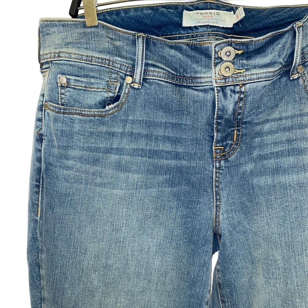 NWT Torrid Mid Rise Flare Jeans Size 18 Tall - Picture 4 of 9